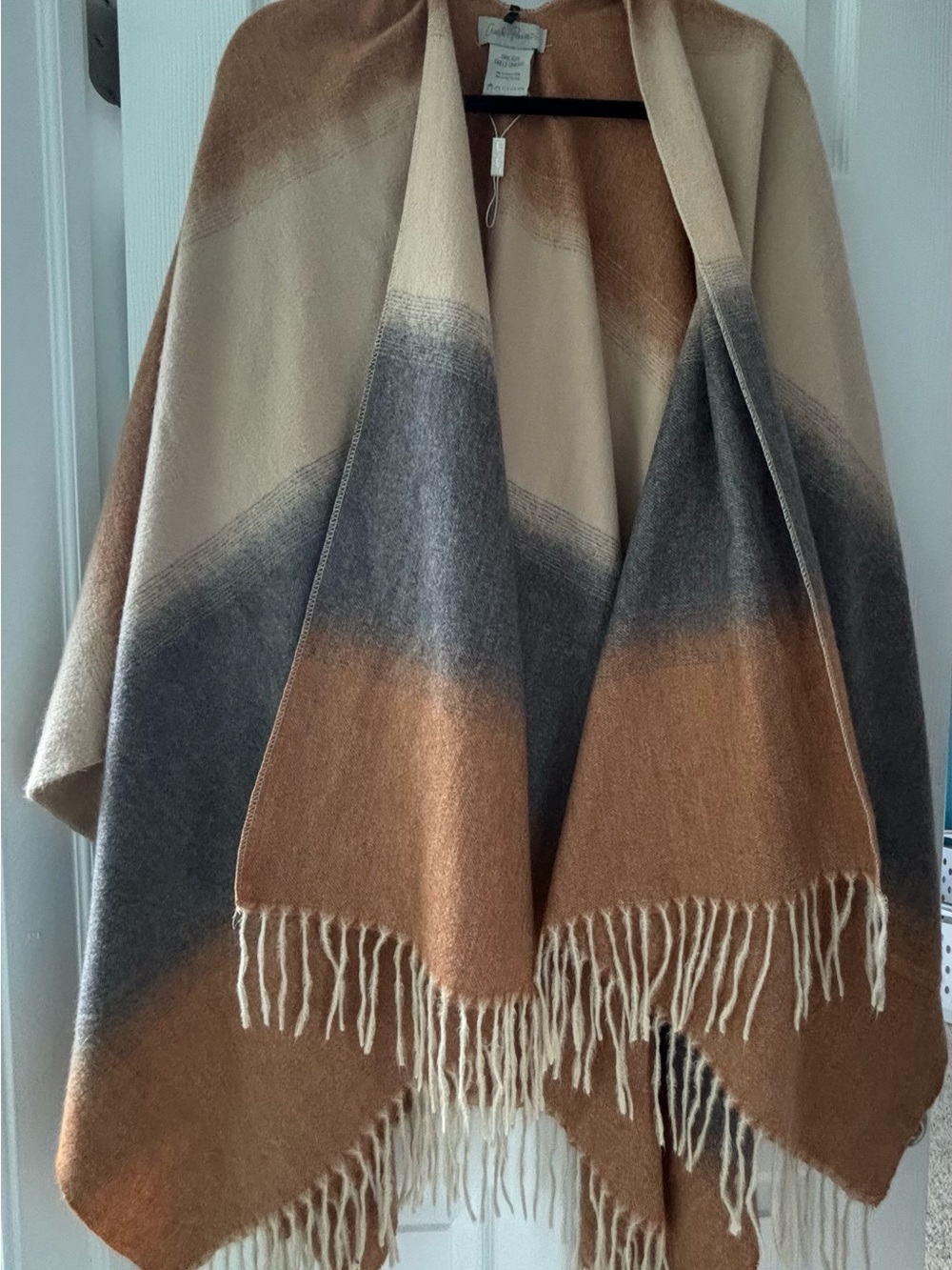 NWT Charlie Paige Ombre Fringe Poncho - Tan, Cream & Gray - Picture 7 of 7